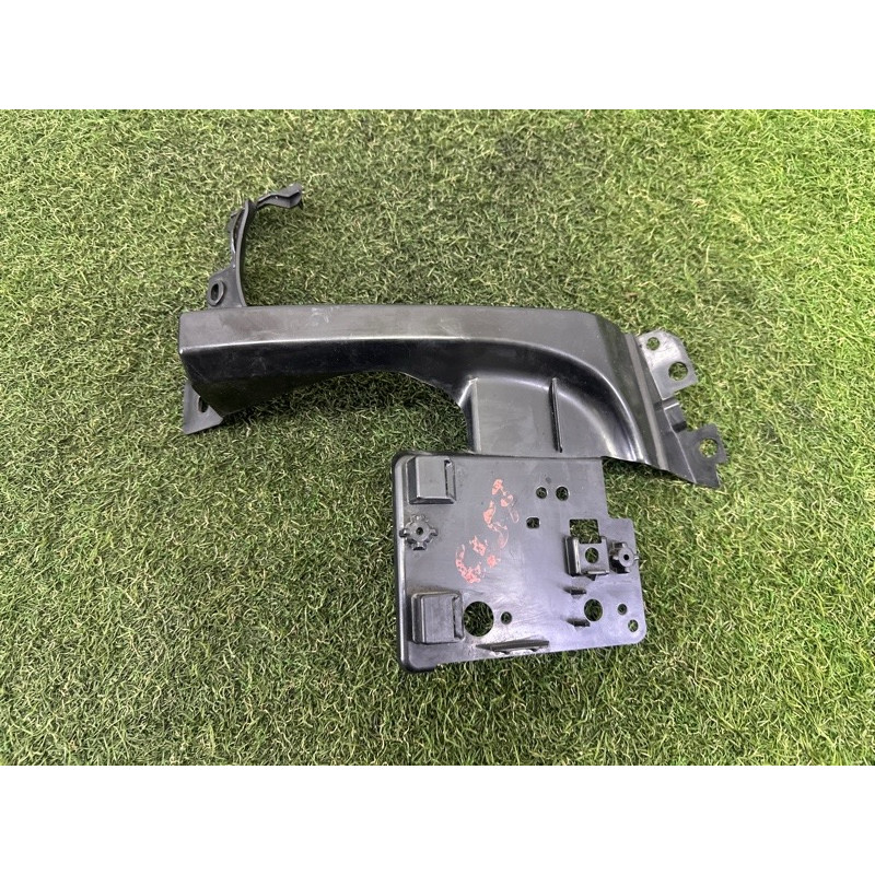 Кронштейн датчика слепых зон (кузов и элементы) LAND ROVER Range Rover Evoque L538 2016 2.0 LR048696