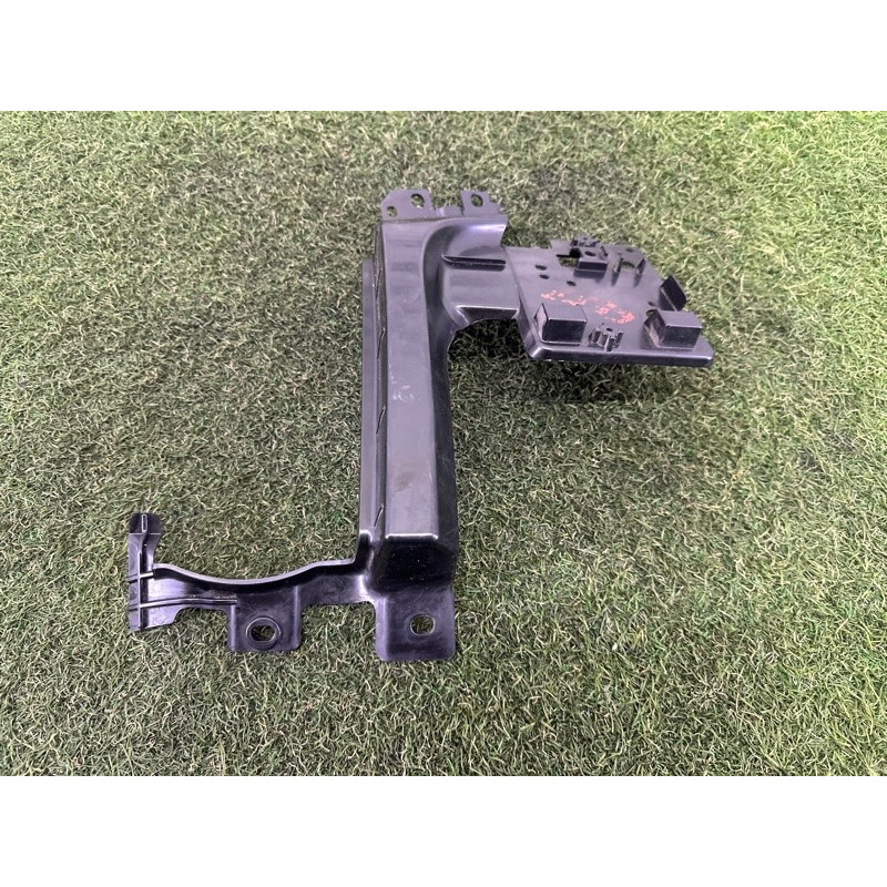 Кронштейн датчика слепых зон (кузов и элементы) LAND ROVER Range Rover Evoque L538 2016 2.0 LR048696