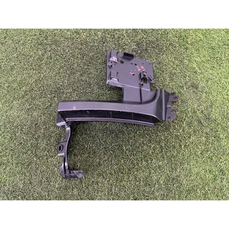 Кронштейн датчика слепых зон (кузов и элементы) LAND ROVER Range Rover Evoque L538 2016 2.0 LR048697