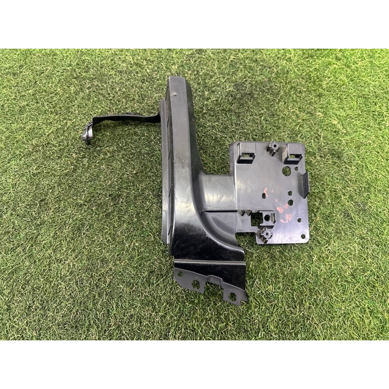 Кронштейн датчика слепых зон (кузов и элементы) LAND ROVER Range Rover Evoque L538 2016 2.0 LR048697