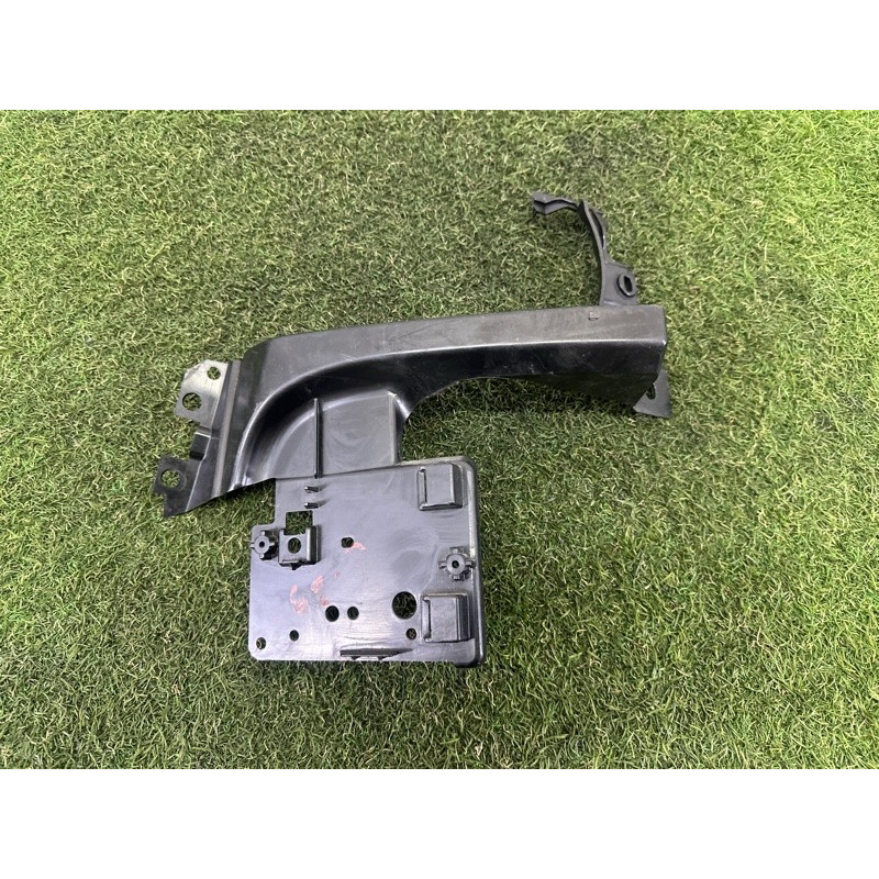 Кронштейн датчика слепых зон (кузов и элементы) LAND ROVER Range Rover Evoque L538 2016 2.0 LR048697