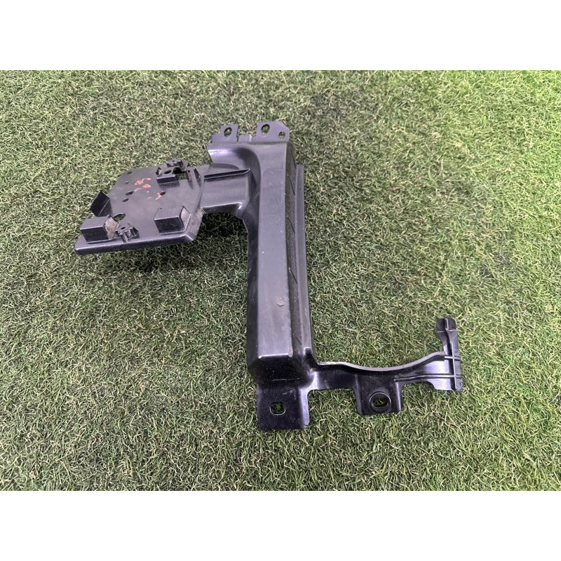 Кронштейн датчика слепых зон (кузов и элементы) LAND ROVER Range Rover Evoque L538 2016 2.0 LR048697