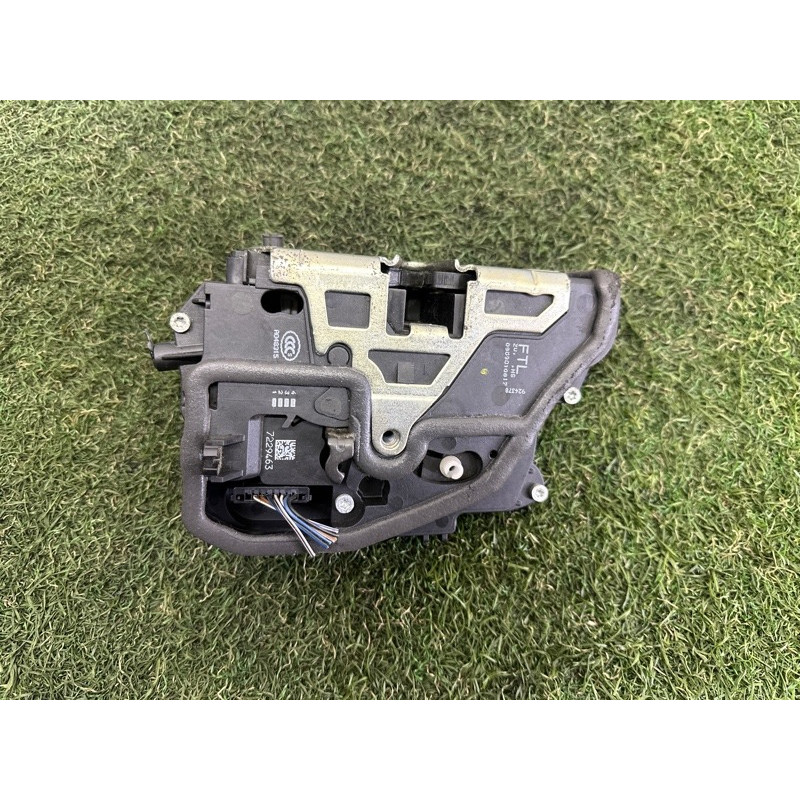 Замок двери (кузов и элементы) BMW 3-series E90 2010 3.0 N54 51217202143