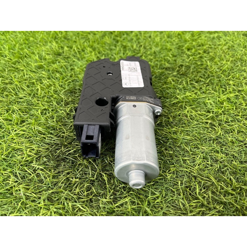 Мотор люка (электрика) Mercedes-Benz EQB 350 X243 2022 A2139067003