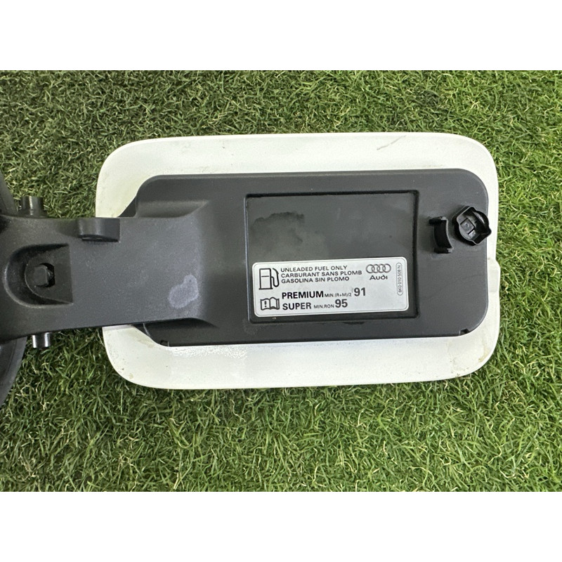 Лючок топливного бака (кузов и элементы) AUDI A4 B9 2017 2.0 TFSI 8W0809906