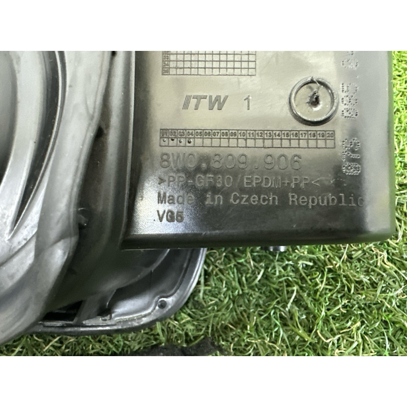 Лючок топливного бака (кузов и элементы) AUDI A4 B9 2017 2.0 TFSI 8W0809906