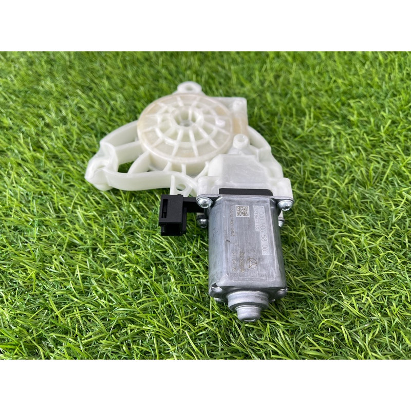 Мотор склопідйомника (электрика) Mercedes-Benz EQB 350 X243 2022 A0009069614