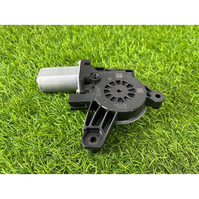 Мотор стеклоподъемника (электрика) Mercedes-Benz EQB 350 X243 2022 A0009060808