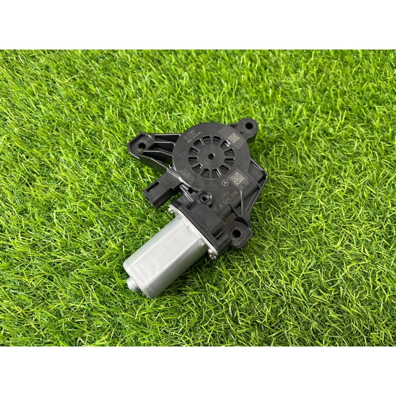 Мотор склопідйомника (электрика) Mercedes-Benz EQB 350 X243 2022 A0009060908