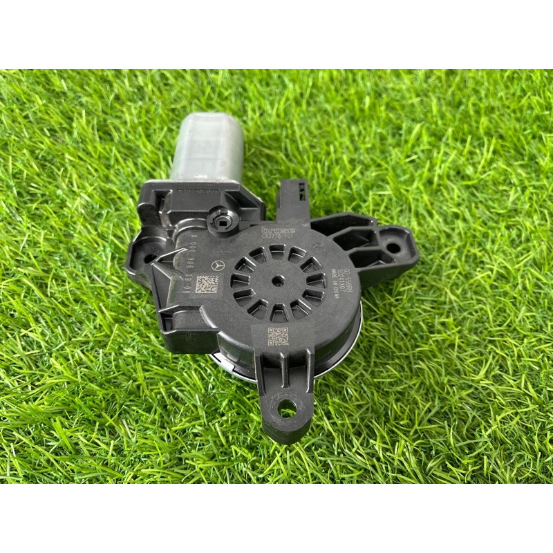 Мотор склопідйомника (электрика) Mercedes-Benz EQB 350 X243 2022 A0009060908