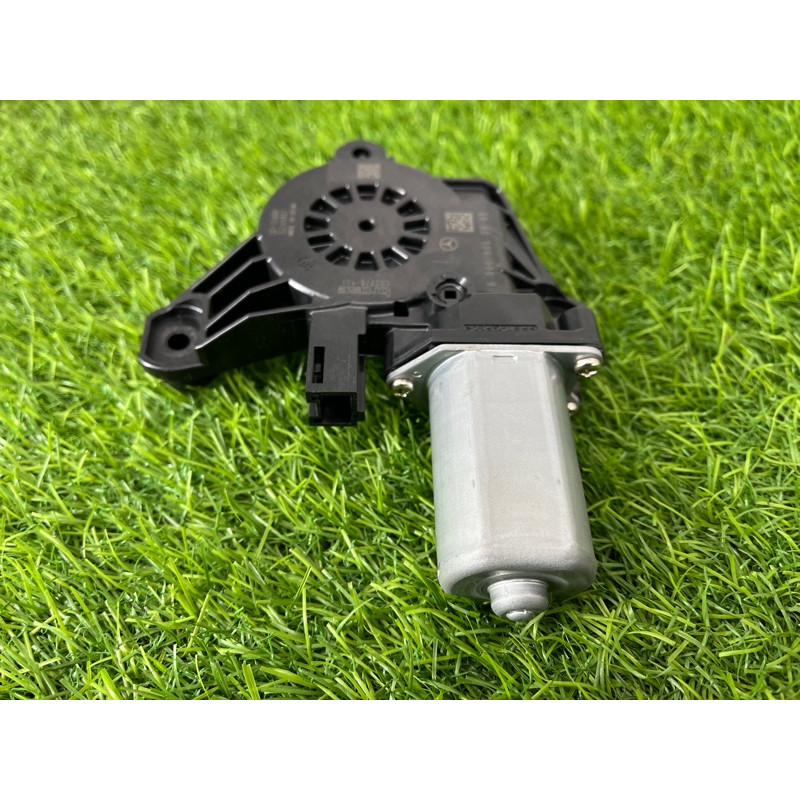 Мотор склопідйомника (электрика) Mercedes-Benz EQB 350 X243 2022 A0009060908