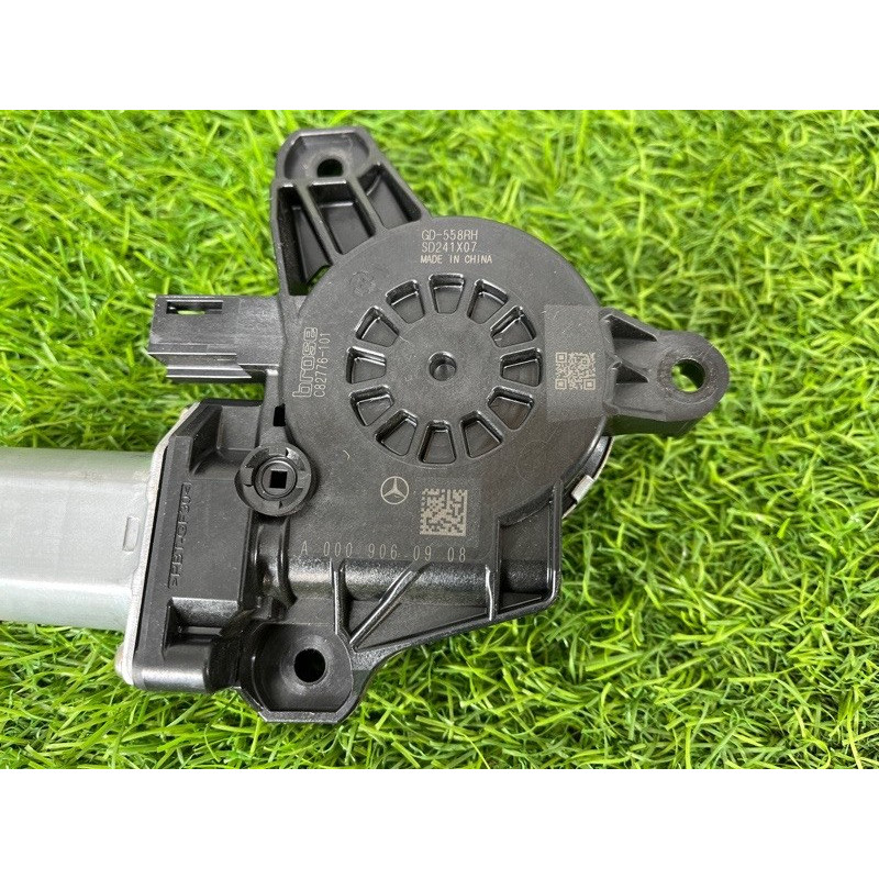 Мотор склопідйомника (электрика) Mercedes-Benz EQB 350 X243 2022 A0009060908