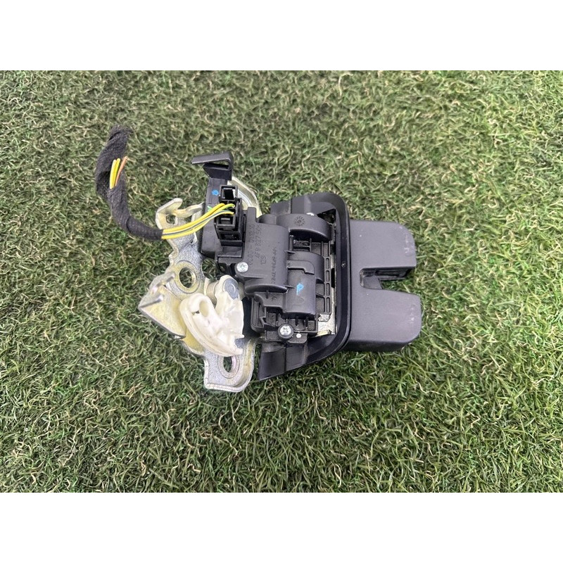 Замок багажника (кузов и элементы) AUDI Q7 4L 2011 3.0 TFSi 4F9827505