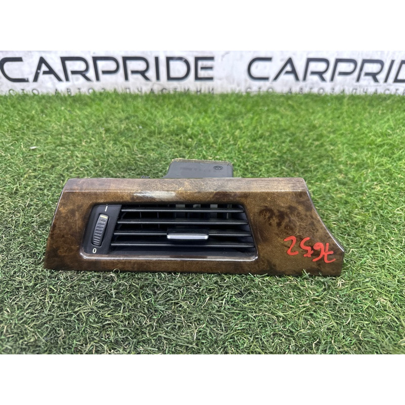 Дефлектор воздуховода (салон) BMW 3-series E90 2010 3.0 N54 51456985538