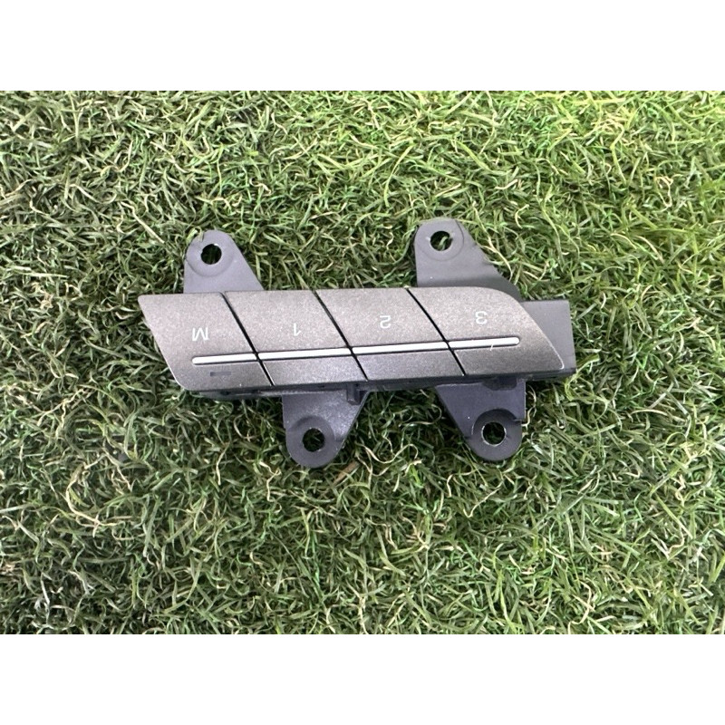 Кнопка памяти сидения (электрика / кнопки) LAND ROVER Range Rover Evoque L538 2016 2.0 LR055280