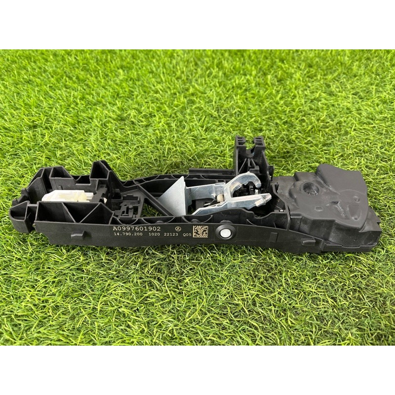 Кронштейн ручки двери (кузов и элементы) Mercedes-Benz EQB 350 X243 2022 A0997601902