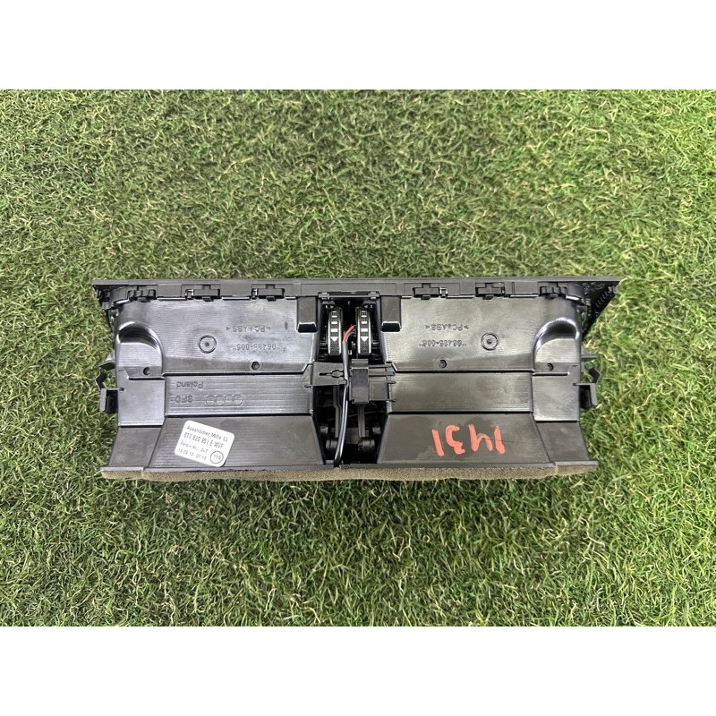 Центральный дефлектор салона (салон) AUDI A4 B8 2013 2.0 TFSI 8T1820951EWVF