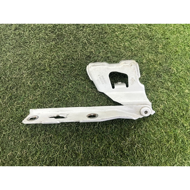 Петля капота (кузов и элементы) AUDI A4 B8 2013 2.0 TFSI 8K0823301D