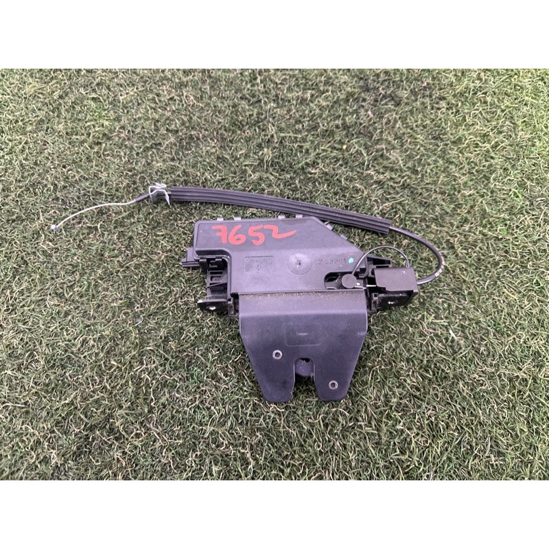 Замок багажника (кузов и элементы) BMW 3-series E90 2010 3.0 N54 51247840617