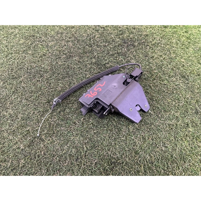 Замок багажника (кузов и элементы) BMW 3-series E90 2010 3.0 N54 51247840617