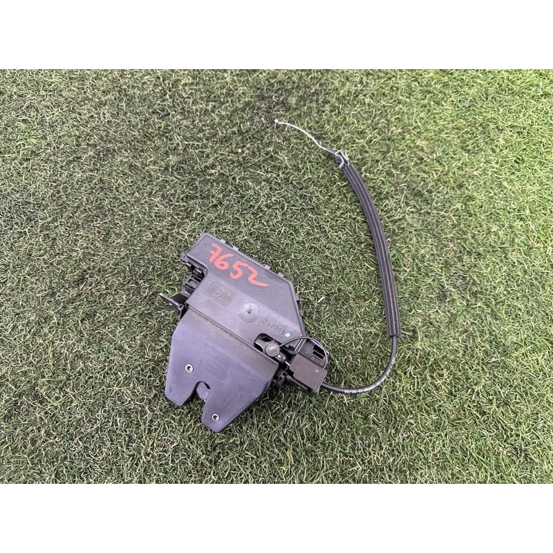 Замок багажника (кузов и элементы) BMW 3-series E90 2010 3.0 N54 51247840617