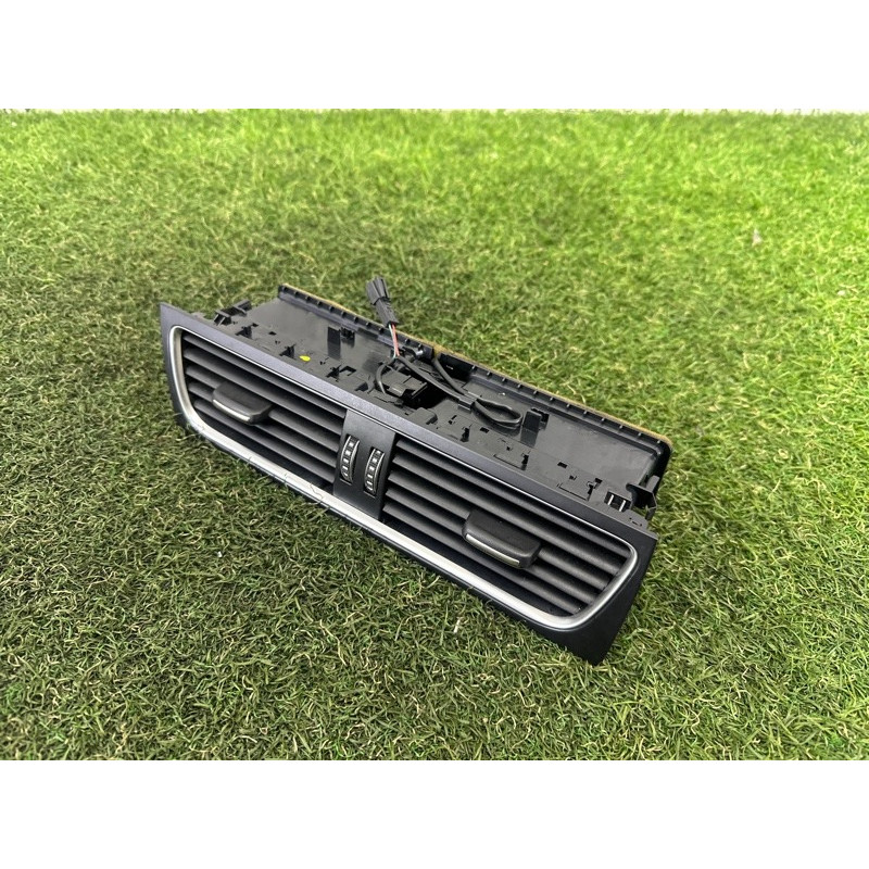 Центральный дефлектор салона (салон) AUDI A4 B8 2014 2.0 TFSI 8T1820951EWVF