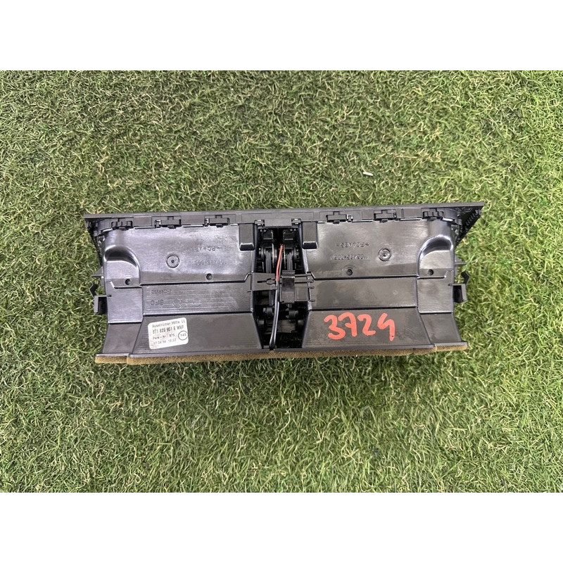 Центральный дефлектор салона (салон) AUDI A4 B8 2014 2.0 TFSI 8T1820951EWVF