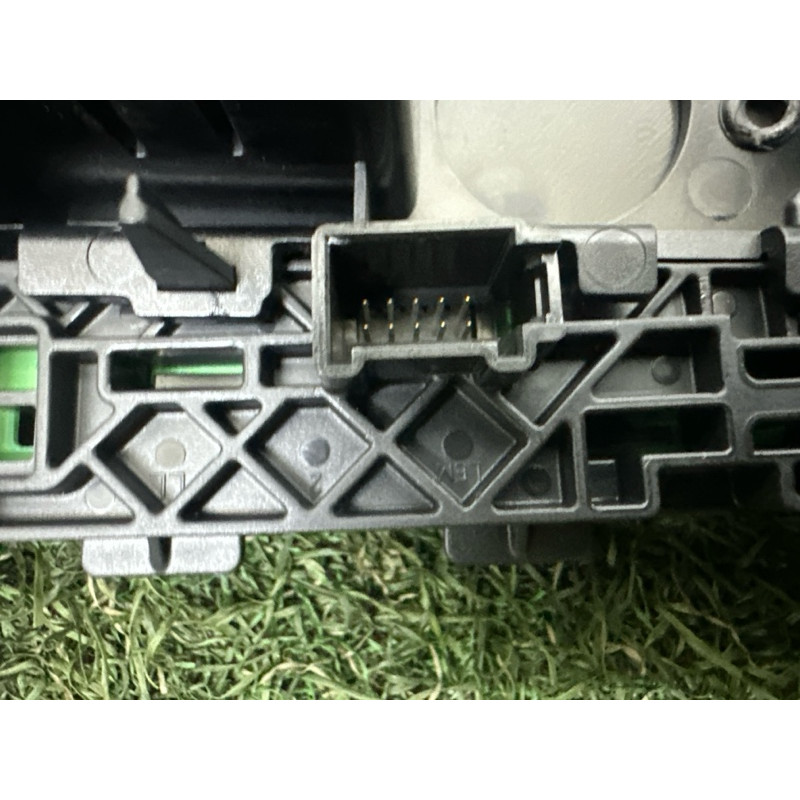 Накладка центральной консоли (салон) AUDI A4 B8 2014 2.0 TFSI 8K0864261DV10