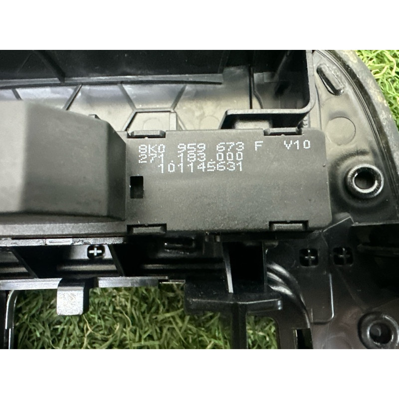 Накладка центральной консоли (салон) AUDI A4 B8 2014 2.0 TFSI 8K0864261DV10