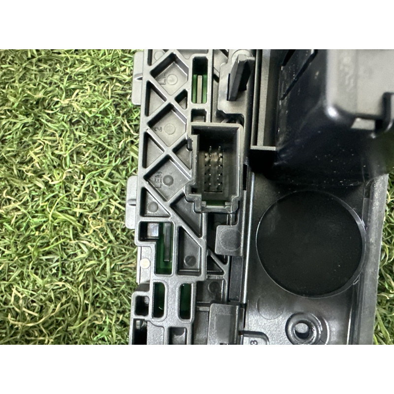 Накладка центральной консоли (салон) AUDI A4 B8 2013 2.0 TFSI 8K0864261DV10