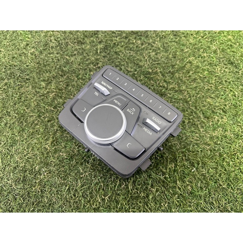 Блок кнопок мультимедиа (электрика / блоки управления) AUDI A4 B9 2017 2.0 TFSI 8W0919614N