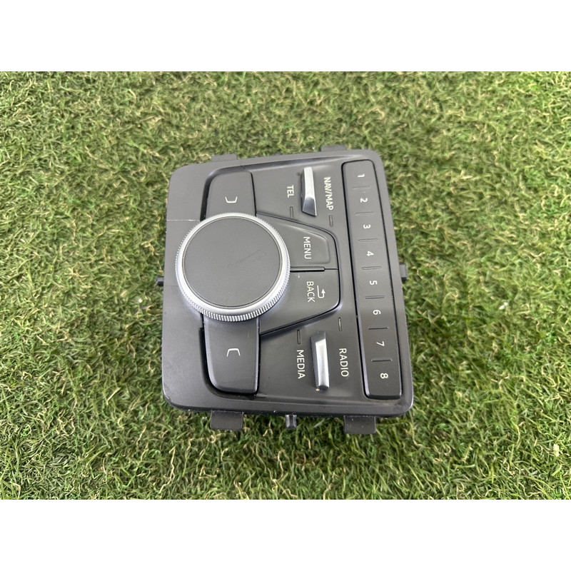 Блок кнопок мультимедиа (электрика / блоки управления) AUDI A4 B9 2017 2.0 TFSI 8W0919614N