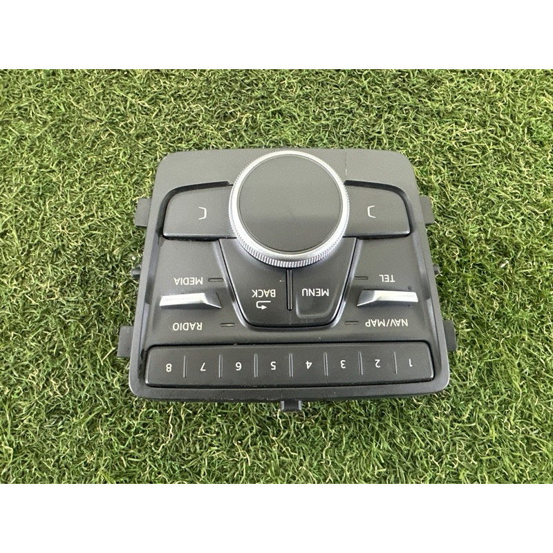 Блок кнопок мультимедиа (электрика / блоки управления) AUDI A4 B9 2017 2.0 TFSI 8W0919614N