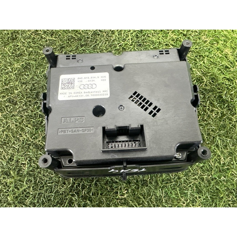 Блок кнопок мультимедиа (электрика / блоки управления) AUDI A4 B9 2017 2.0 TFSI 8W0919614N