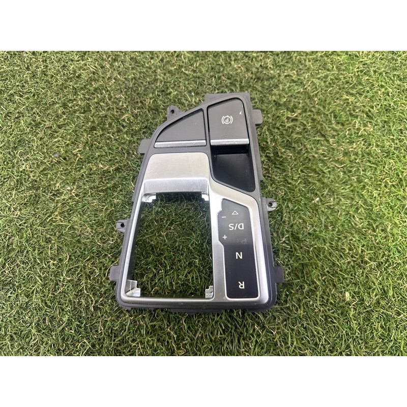 Рамка АКПП (салон) AUDI A4 B9 2017 2.0 TFSI 8W1713111CMNC