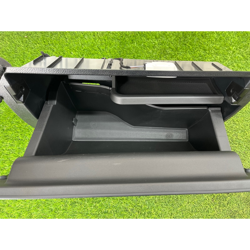 Бардачок (салон) Mercedes-Benz EQB 350 X243 2022 A24768080009051