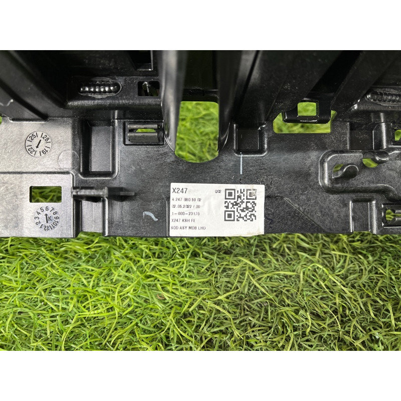 Декоративная накладка торпедо (салон) Mercedes-Benz EQB 350 X243 2022 A2476805902