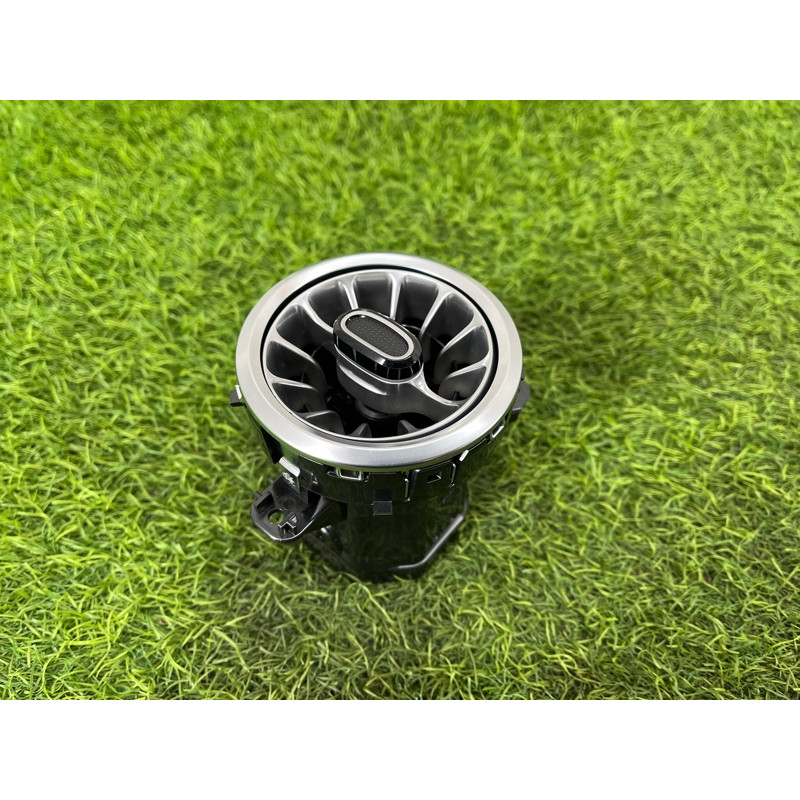 Центральный дефлектор салона (салон) Mercedes-Benz EQB 350 X243 2022 A17783065029051