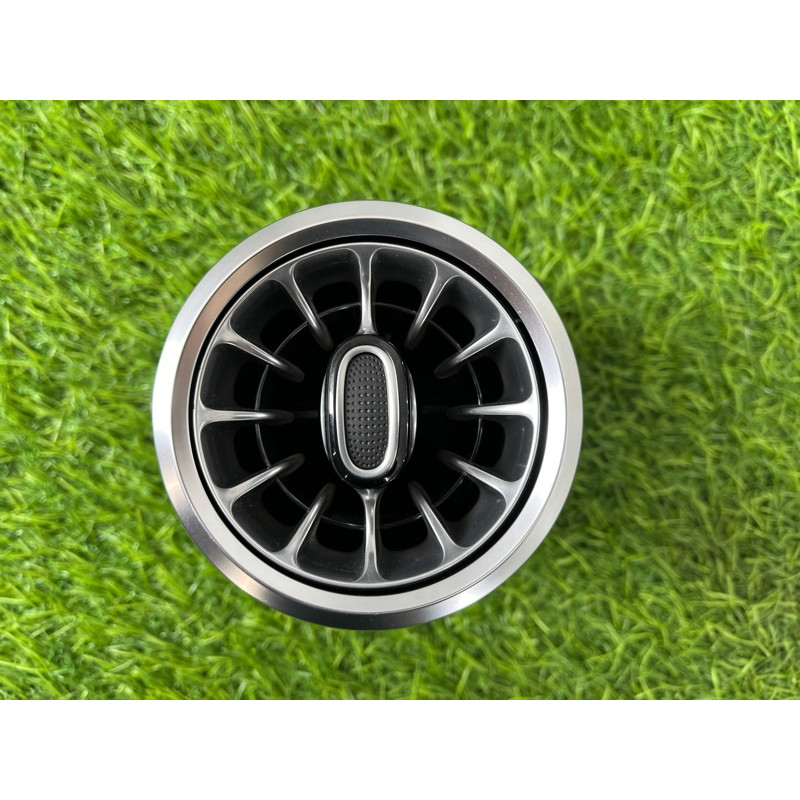 Центральный дефлектор салона (салон) Mercedes-Benz EQB 350 X243 2022 A17783065029051