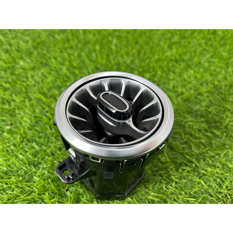 Центральный дефлектор салона (салон) Mercedes-Benz EQB 350 X243 2022 A17783065029051