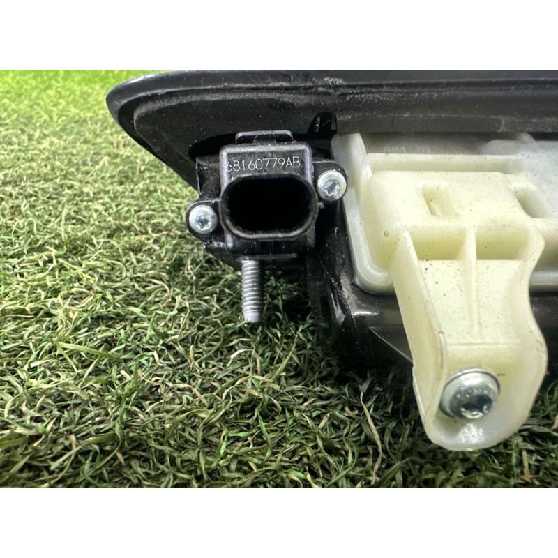 Кнопка відкривання кришки багажника (електрика / кнопки) Jeep Grand Cherokee WK2 2018 3.6 1YK38KXJAE