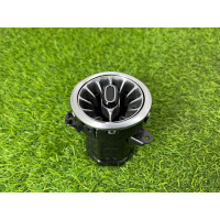 Центральный дефлектор салона