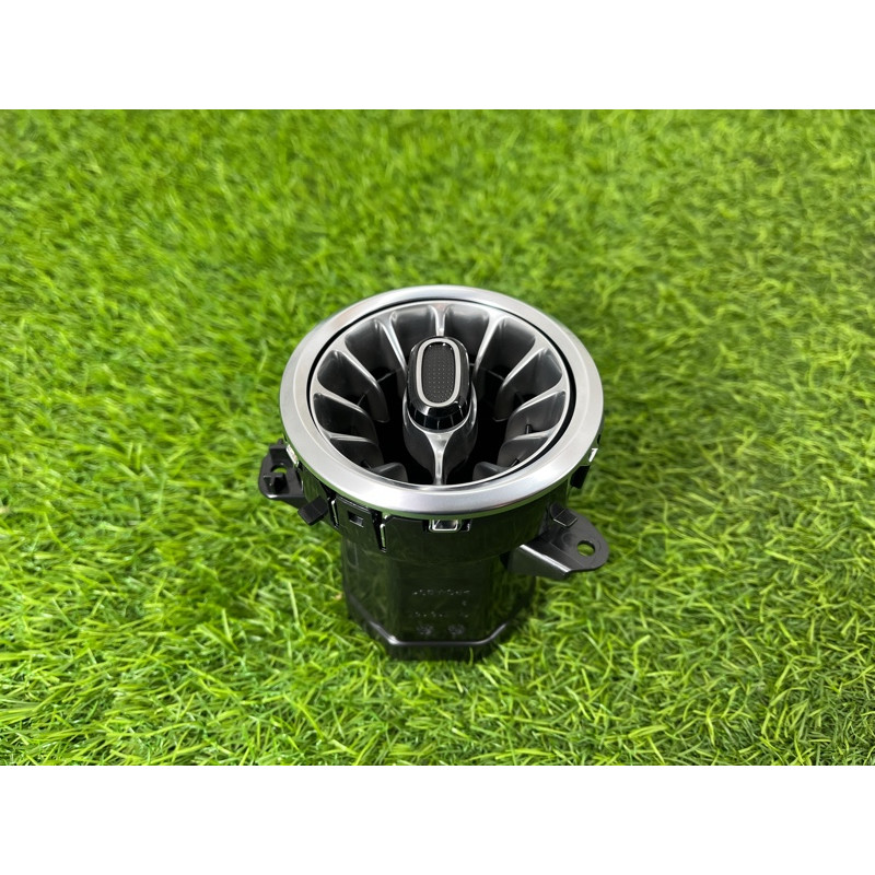 Центральный дефлектор салона (салон) Mercedes-Benz EQB 350 X243 2022 A17783065029051