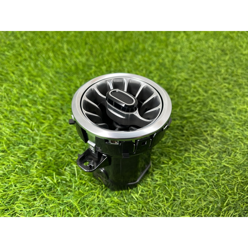 Центральный дефлектор салона (салон) Mercedes-Benz EQB 350 X243 2022 A17783065029051