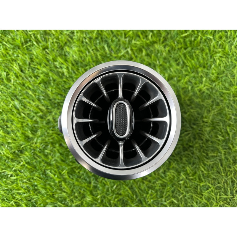 Центральный дефлектор салона (салон) Mercedes-Benz EQB 350 X243 2022 A17783065029051