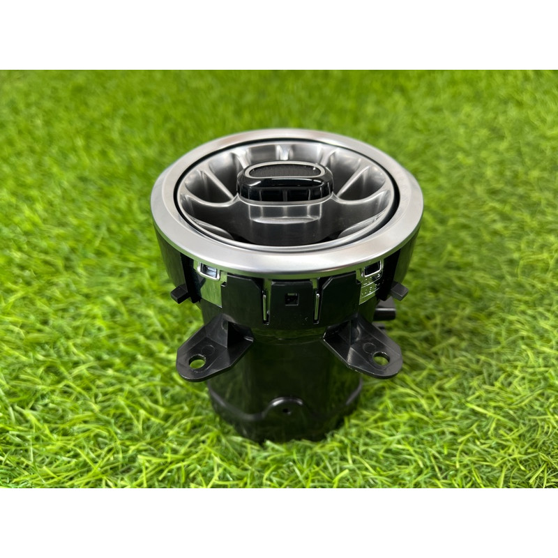 Центральный дефлектор салона (салон) Mercedes-Benz EQB 350 X243 2022 A17783065029051