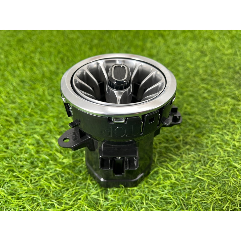 Центральный дефлектор салона (салон) Mercedes-Benz EQB 350 X243 2022 A17783065029051