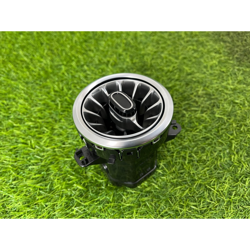 Центральный дефлектор салона (салон) Mercedes-Benz EQB 350 X243 2022 A17783065029051