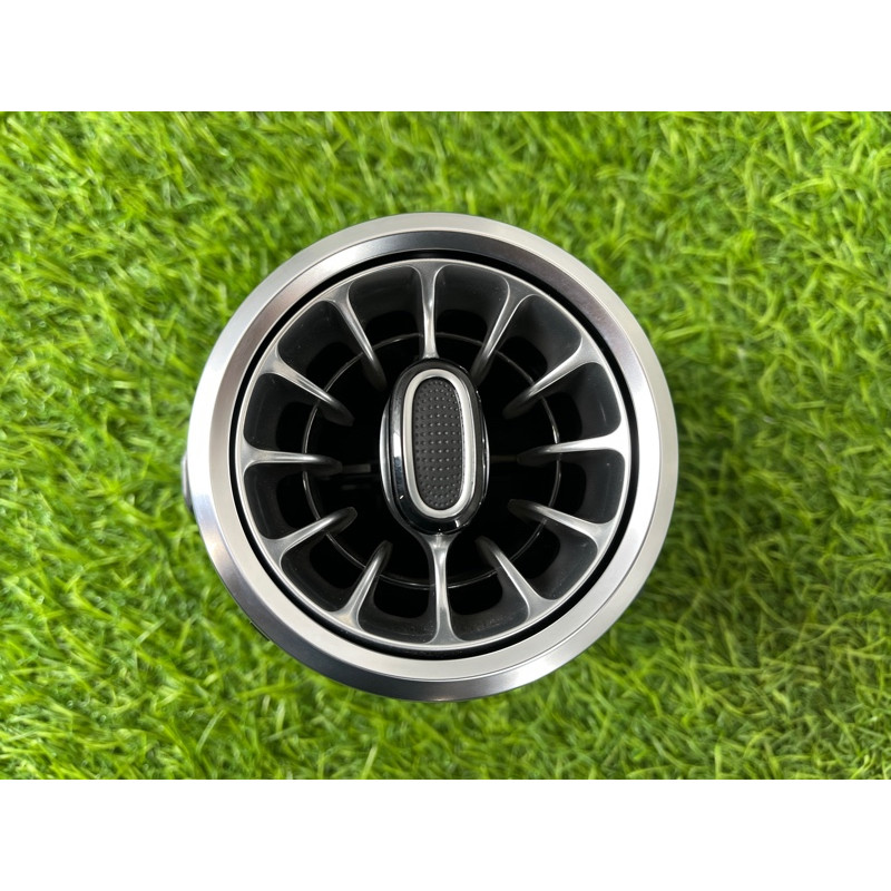 Центральный дефлектор салона (салон) Mercedes-Benz EQB 350 X243 2022 A17783065029051