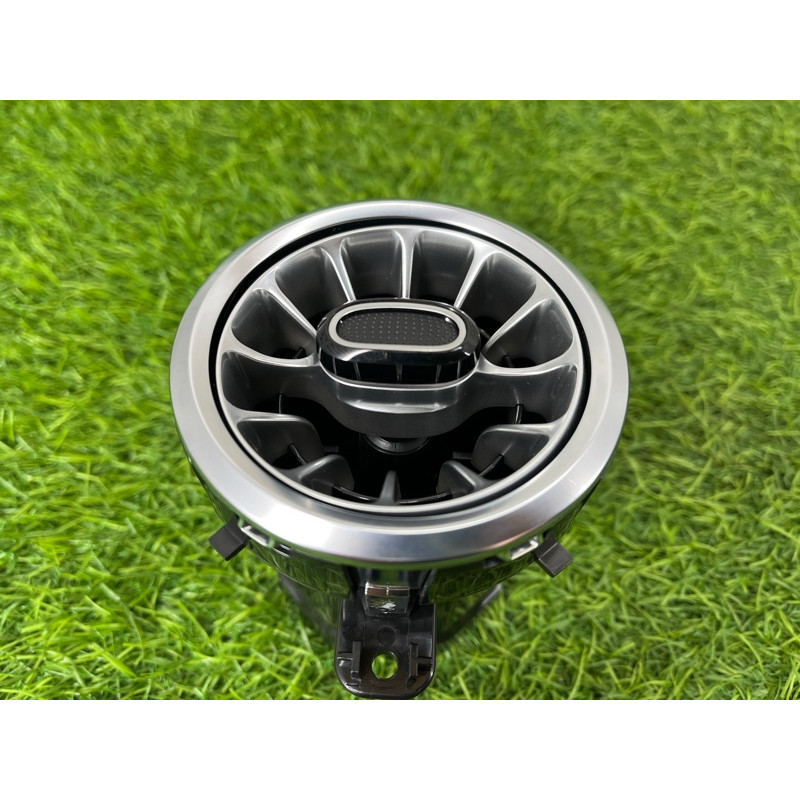 Центральный дефлектор салона (салон) Mercedes-Benz EQB 350 X243 2022 A17783065029051